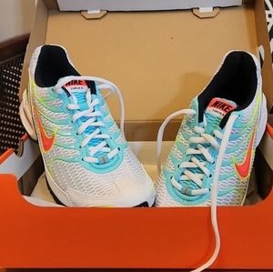 New NIKE AIR TORCH Size 8 Womens